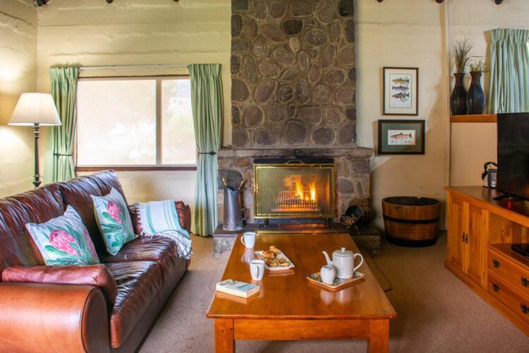 Lolambazo Country House & Cottage - Giants Castle Drakensberg Mahlutshini Exterior photo